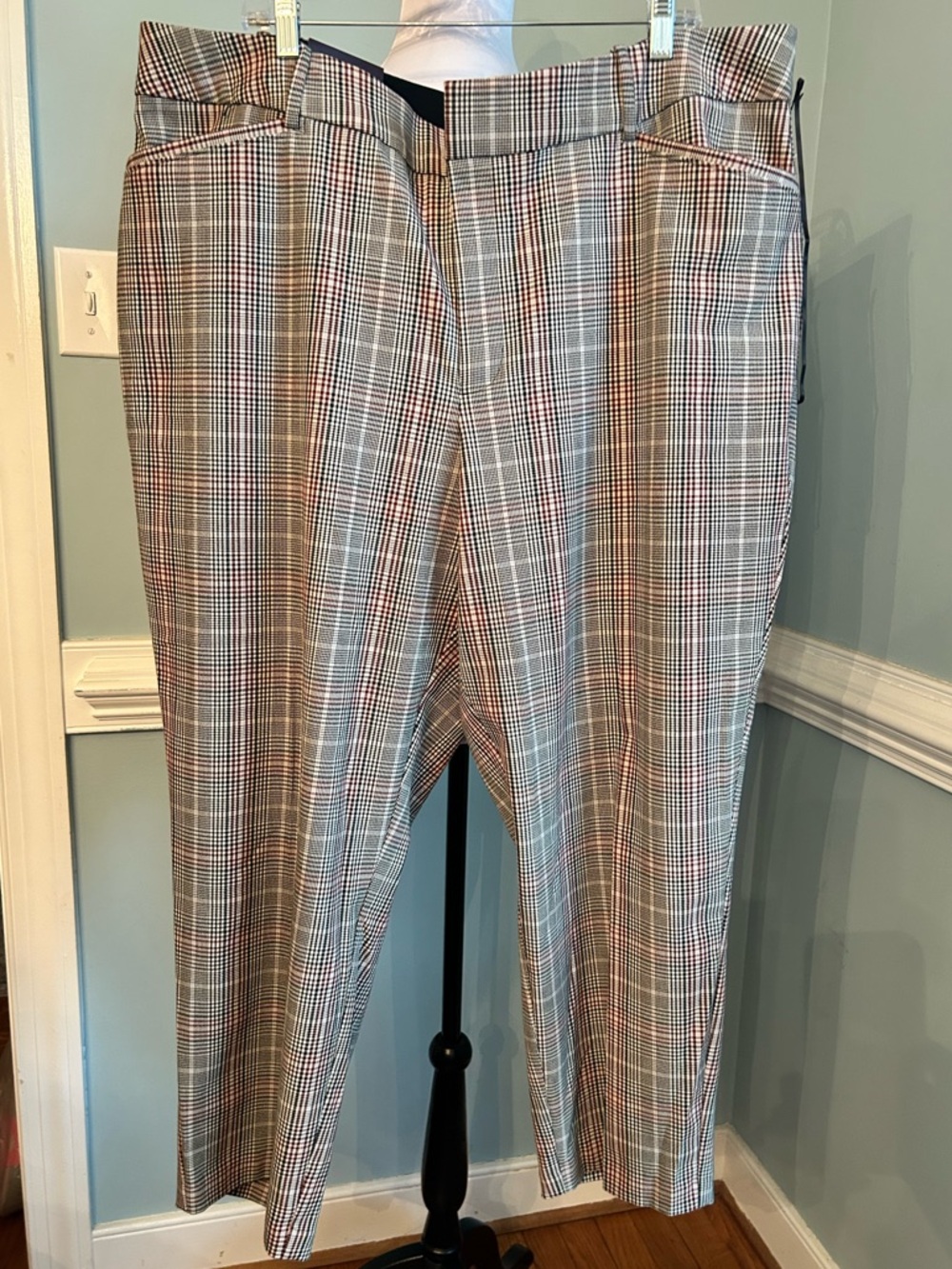 Ava & Viv Plaid Cropped Ankle Pants in tan and black size 22 nwt